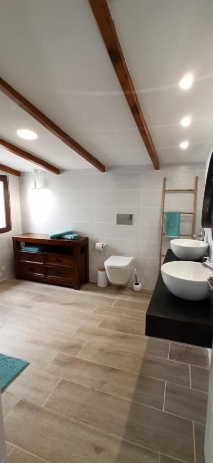 Beautiful Chalet With Wifi And Free Parking Arona  Exteriér fotografie